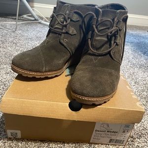 Olive Desert Wedge Toms